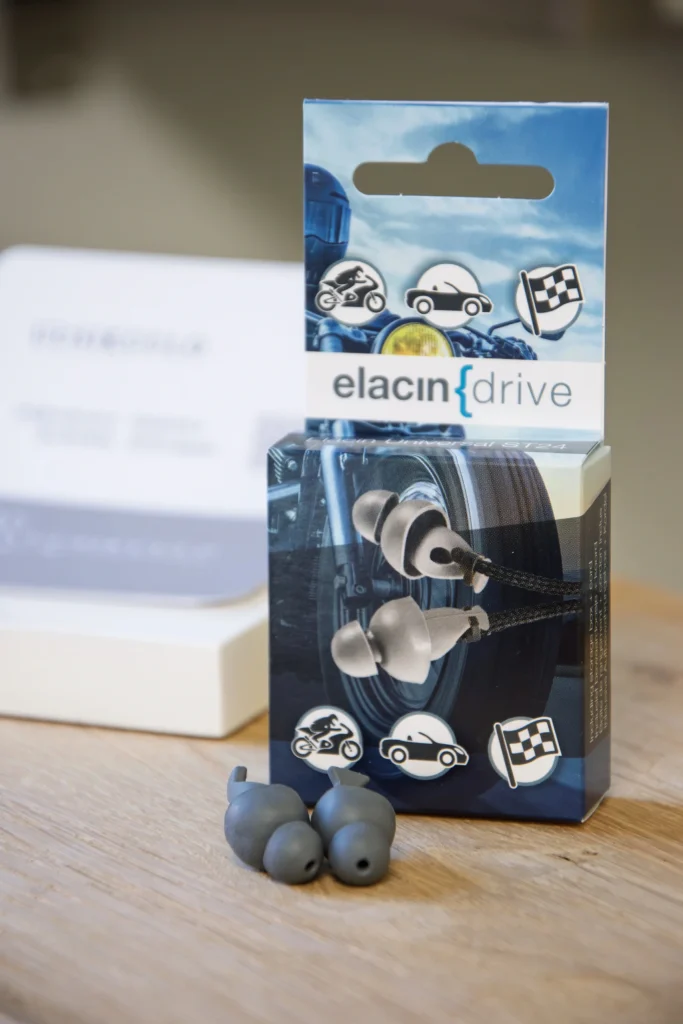 Elacin Drive kuulonsuojat moottoripyörään ja autoihin, suojaa korviasi melulta.