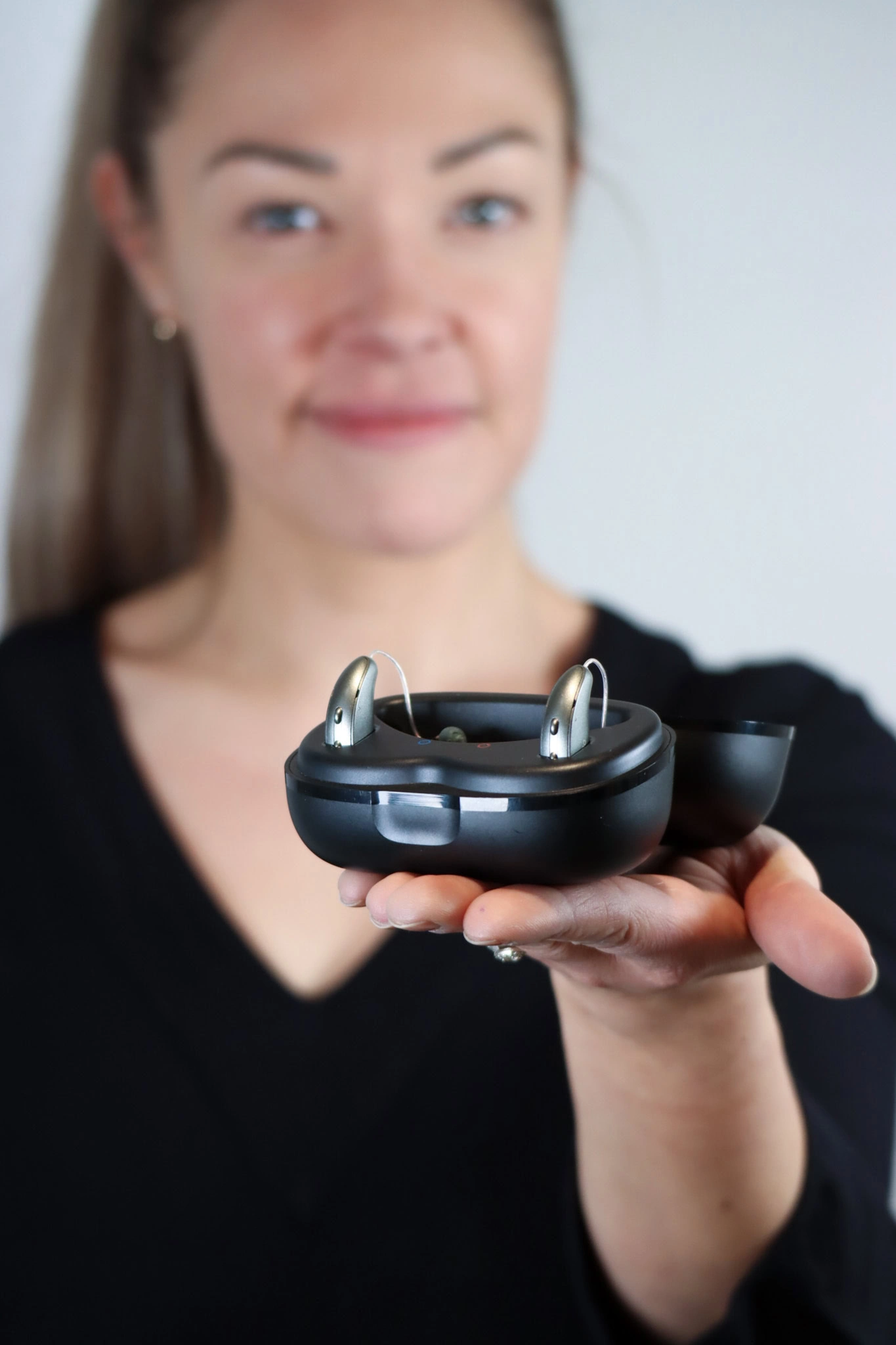 Uusikuulo langattomat kuulokkeet, korkealaatuinen ääni ja mukava istuvuus.